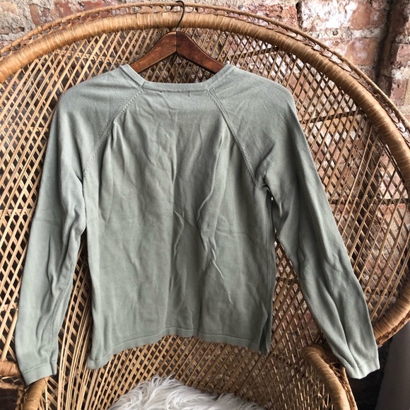 Green Long Sleeve top - Picture 3 of 4